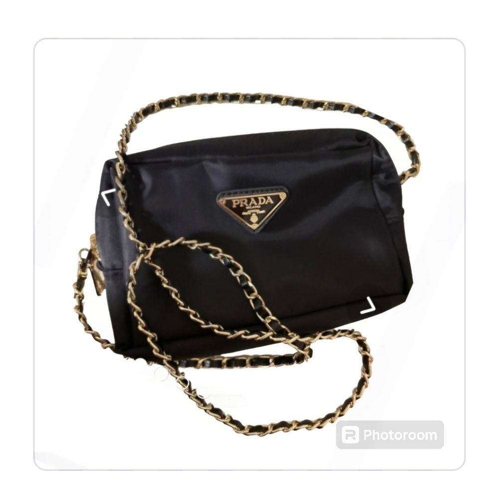 New black Small purse with Zipper and gold Chain belt should purs - Picture 8 of 15